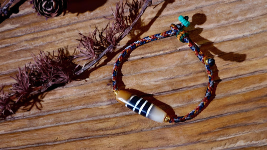 What is Tibetan dzi bead?